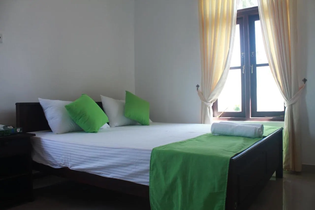Homestay Queens Airport Residence Negombo