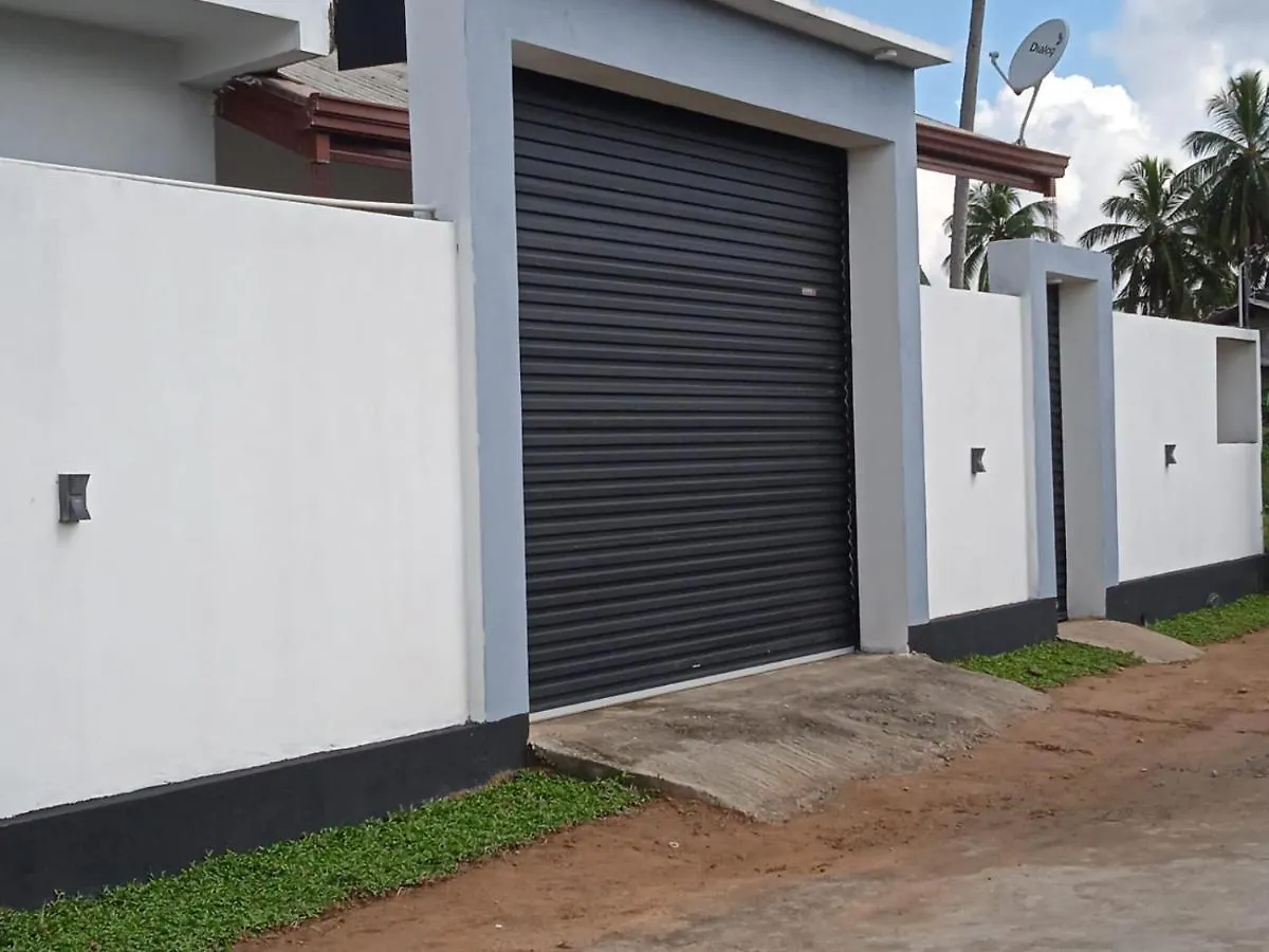 Queens Airport Residence Negombo 0*,  Sri Lanka