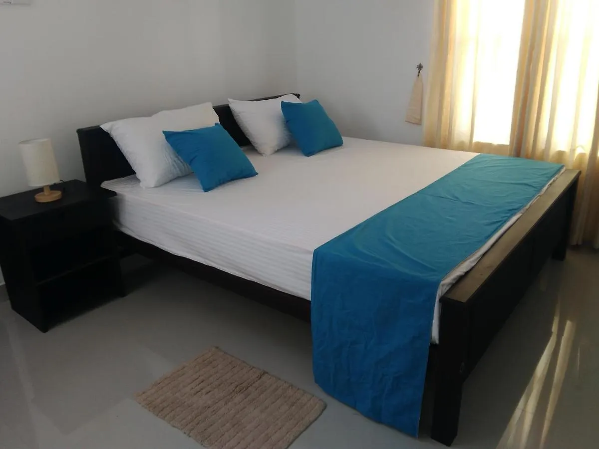 Queens Airport Residence Negombo