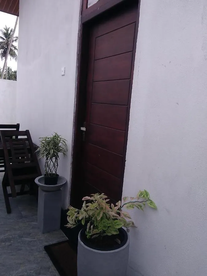 Queens Airport Residence Negombo Homestay