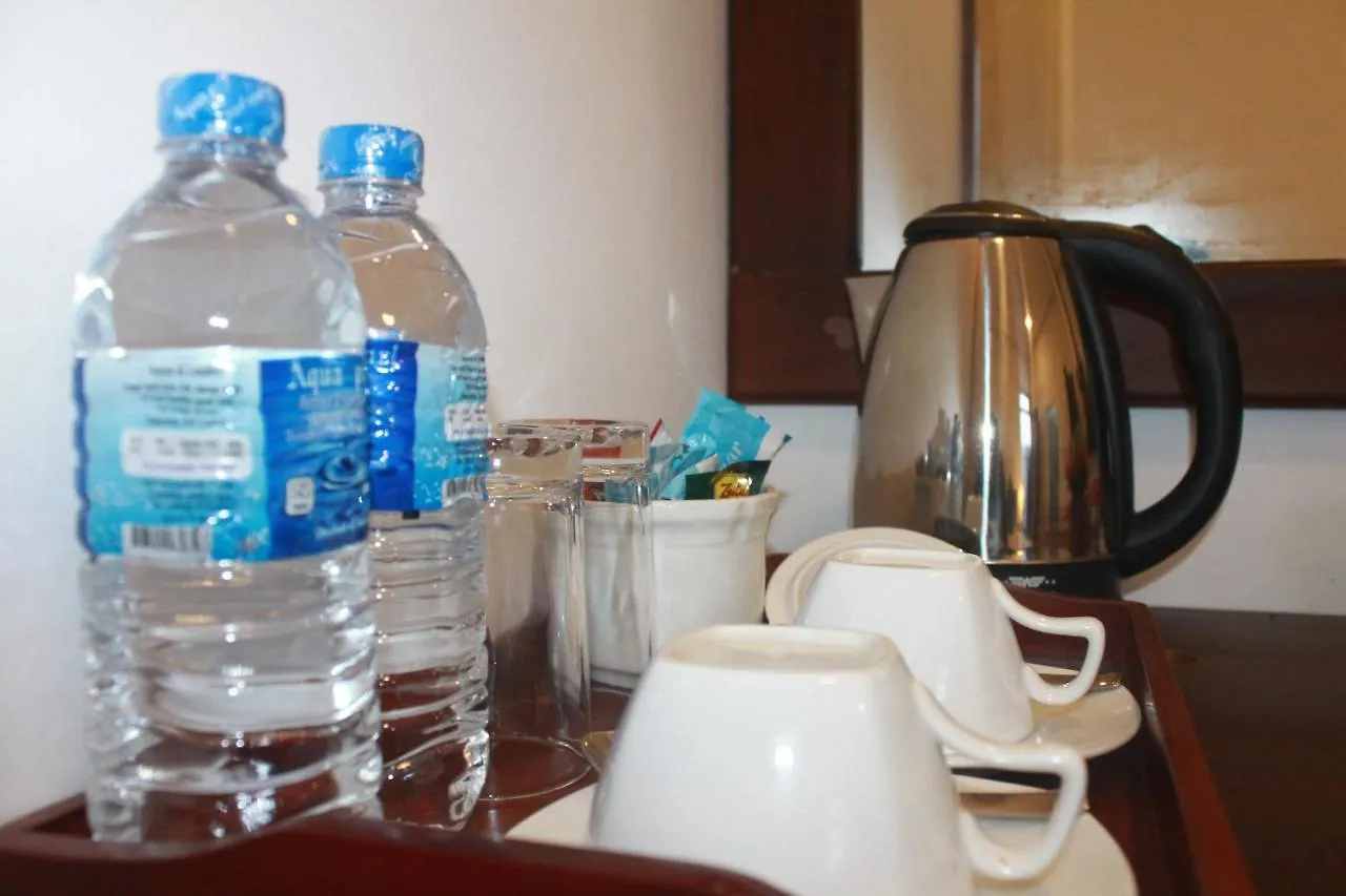 Queens Airport Residence Negombo Homestay