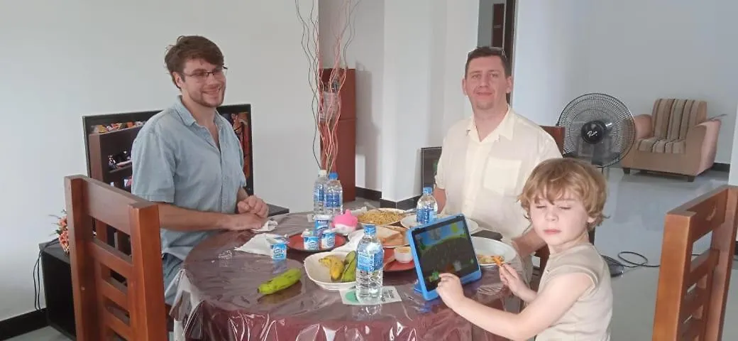Queens Airport Residence Negombo Homestay